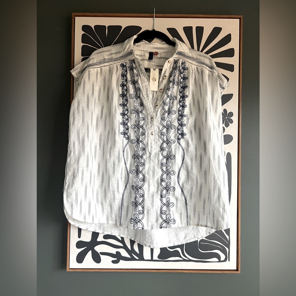 NWT Anthropologie Pilcro embroidered 3/4 button oversized top Size‎ XS